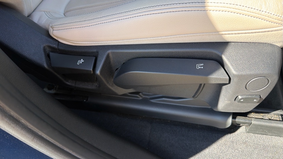 BMW X3 xDrive20i M Sport 5dr Step Auto Petrol Estate - Image 37