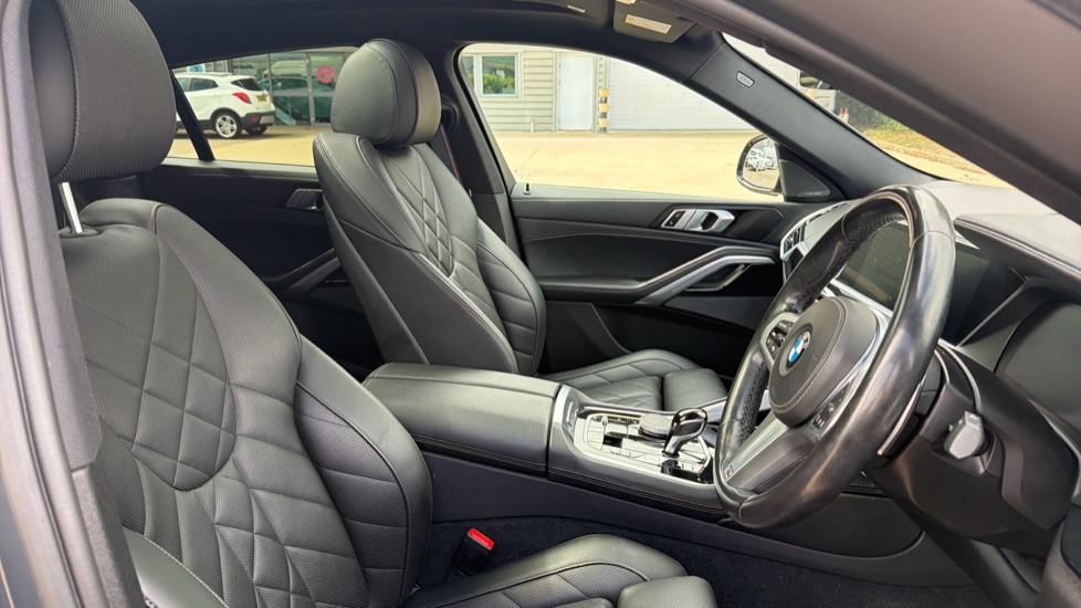 BMW X6 xDrive40d MHT M Sport 5dr Step Auto Diesel Estate - Image 11