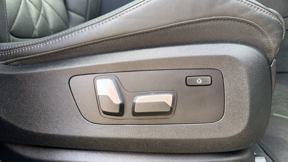 BMW X6 xDrive40d MHT M Sport 5dr Step Auto Diesel Estate - Image 34
