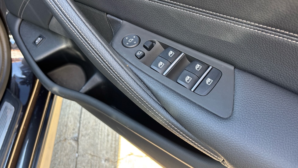 BMW 5 Series 520d MHT M Sport 4dr Step Auto Diesel Saloon - Image 33