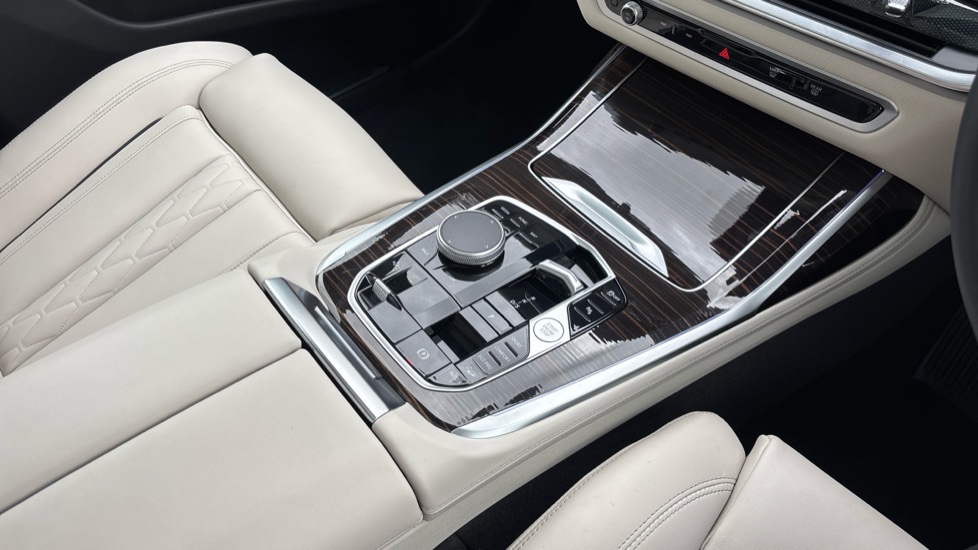 BMW X7 xDrive40d MHT M Sport 5dr Step Auto Diesel Estate - Image 10