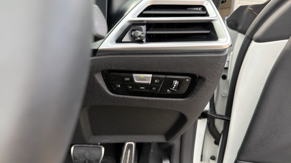 BMW 4 Series M440i xDrive MHT 2dr Step Auto Petrol Convertible - Image 42