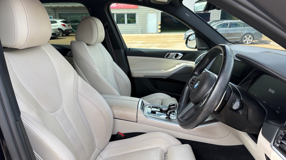 BMW X5 xDrive30d MHT M Sport 5dr Auto Diesel Estate - Image 11