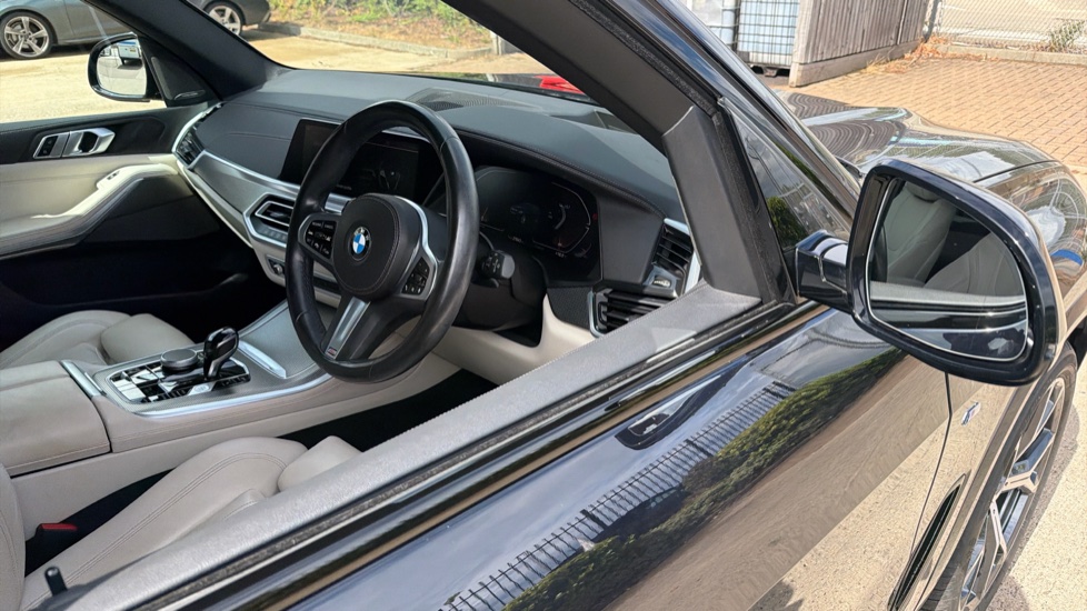 BMW X5 xDrive30d MHT M Sport 5dr Auto Diesel Estate - Image 34