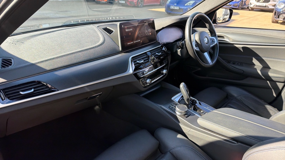 BMW 5 Series 520d xDrive MHT M Sport 4dr Step Auto Diesel Saloon - Image 7