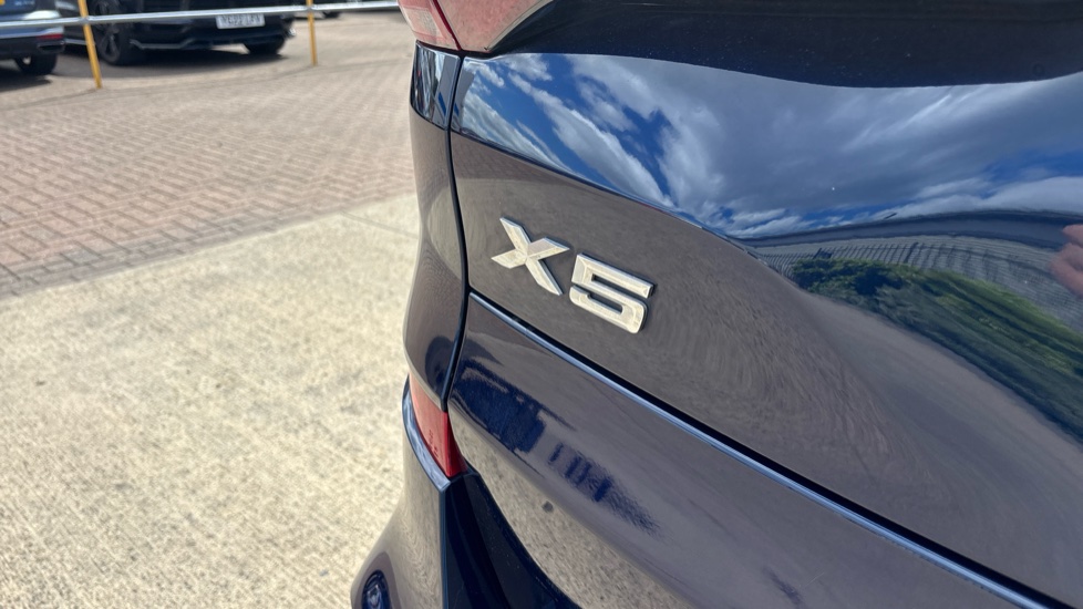 BMW X5 xDrive30d MHT M Sport 5dr Auto Diesel Estate - Image 31