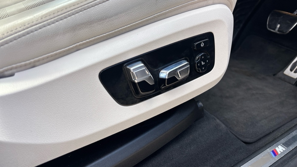 BMW X5 xDrive30d MHT M Sport 5dr Auto Diesel Estate - Image 35