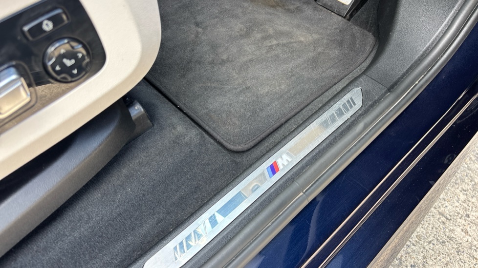 BMW X5 xDrive30d MHT M Sport 5dr Auto Diesel Estate - Image 36