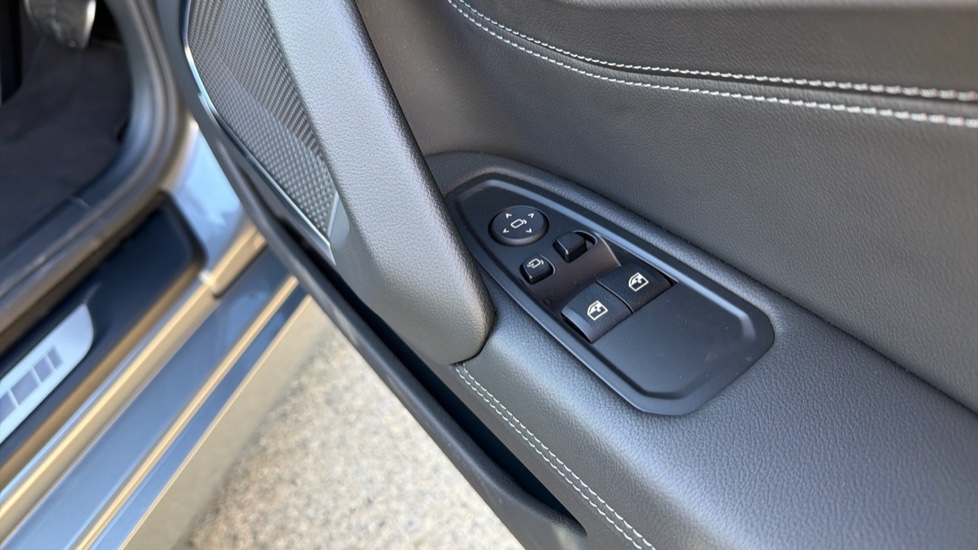 BMW Z4 sDrive M40i 2dr Auto Petrol Roadster - Image 39