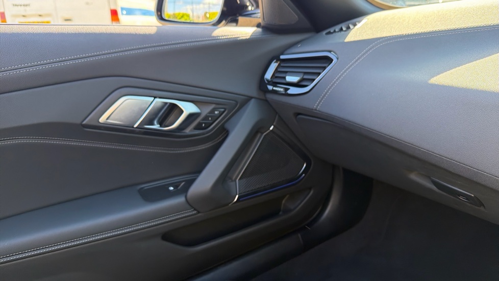 BMW Z4 sDrive M40i 2dr Auto Petrol Roadster - Image 57