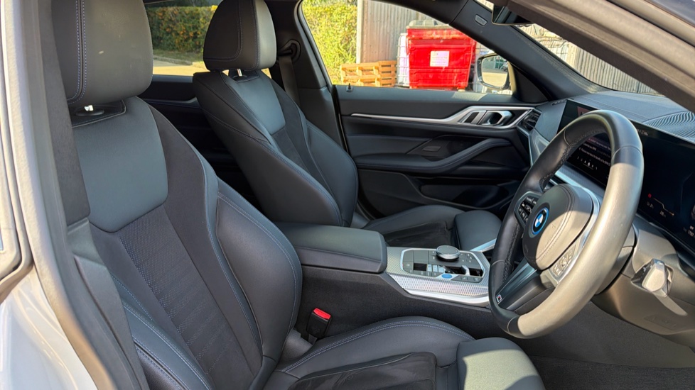 BMW i4 210kW eDrive35 M Sport 70kWh 5dr Auto Electric Hatchback - Image 11