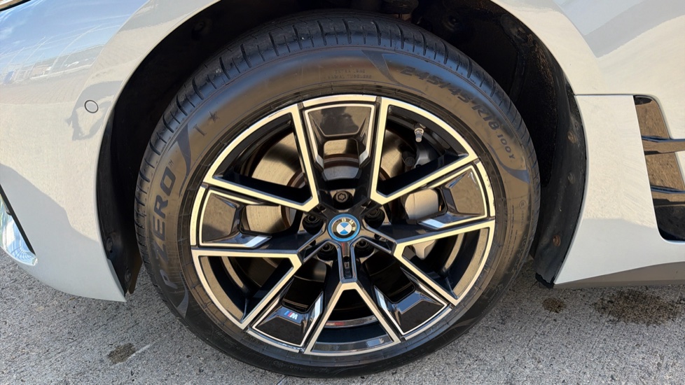 BMW i4 210kW eDrive35 M Sport 70kWh 5dr Auto Electric Hatchback - Image 27