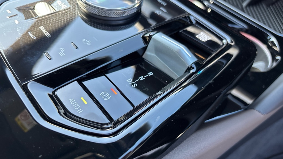 BMW 5 Series 530e M Sport 4dr Auto Saloon - Image 19