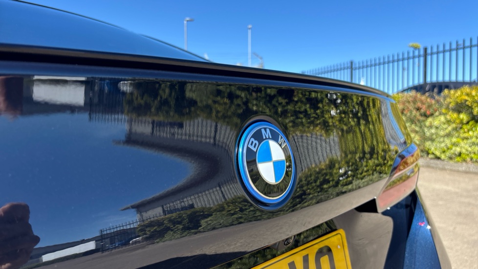 BMW 5 Series 530e M Sport 4dr Auto Saloon - Image 25
