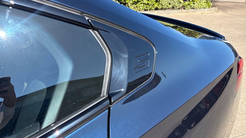 BMW 5 Series 530e M Sport 4dr Auto Saloon - Image 28