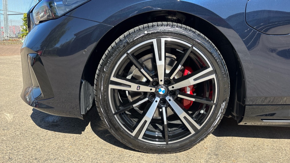 BMW 5 Series 530e M Sport 4dr Auto Saloon - Image 31