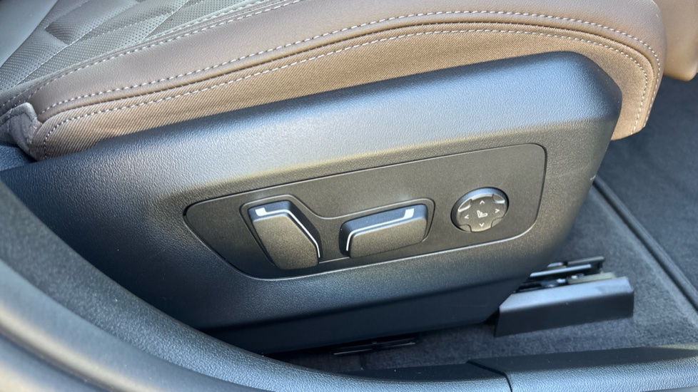 BMW 5 Series 530e M Sport 4dr Auto Saloon - Image 38