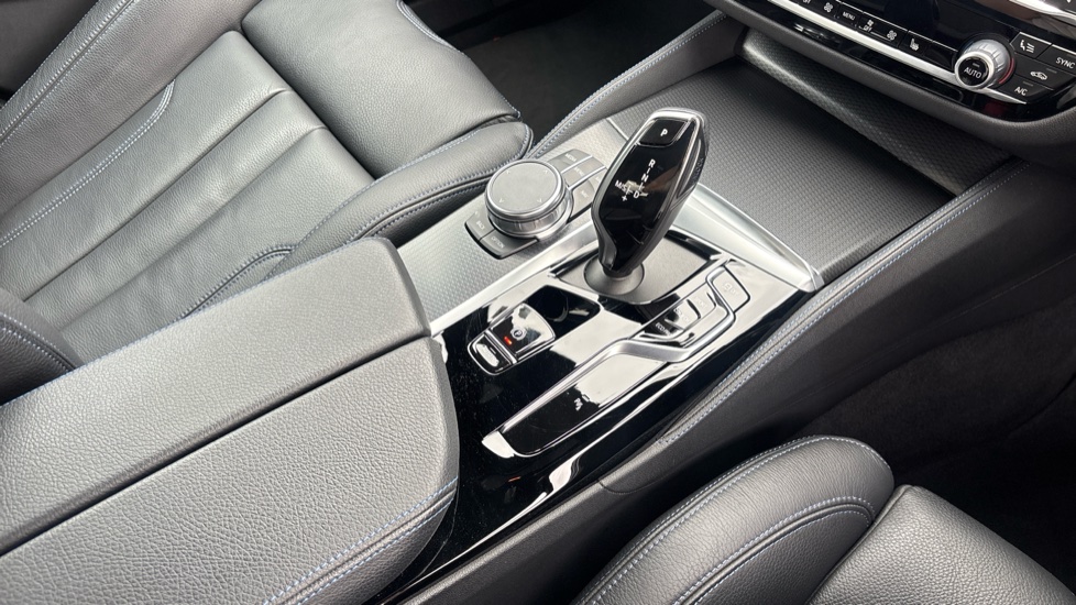 BMW 5 Series 520i MHT M Sport 4dr Step Auto Petrol Saloon - Image 10