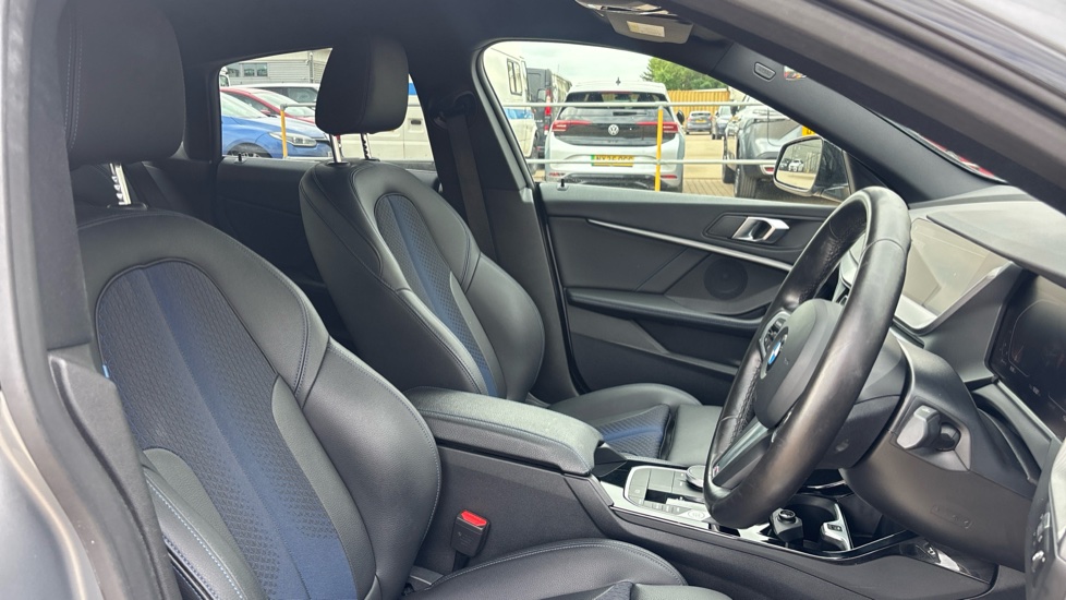 BMW 2 Series 218i [136] M Sport 4dr DCT Petrol Saloon - Image 11