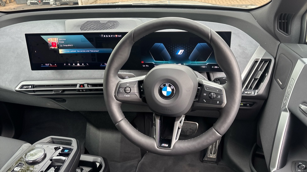 BMW iX 300kW xDrive45 M Sport 101kWh 5dr Auto Electric Estate - Image 5