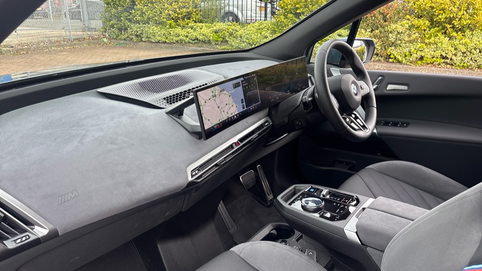 BMW iX 300kW xDrive45 M Sport 101kWh 5dr Auto Electric Estate - Image 7