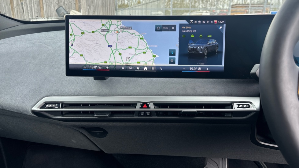 BMW iX 300kW xDrive45 M Sport 101kWh 5dr Auto Electric Estate - Image 8
