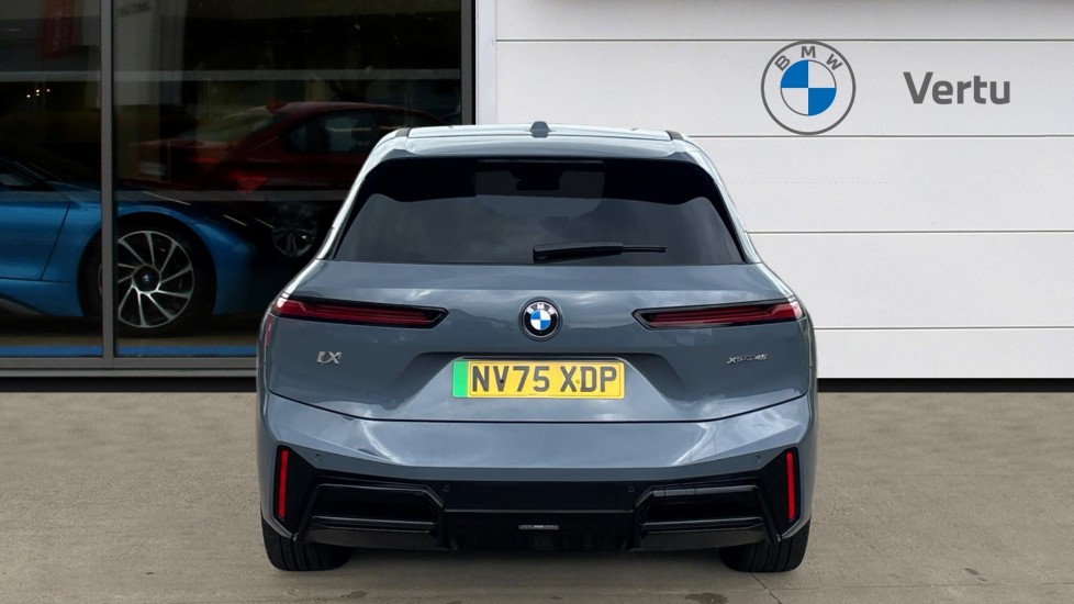 BMW iX 300kW xDrive45 M Sport 101kWh 5dr Auto Electric Estate - Image 15