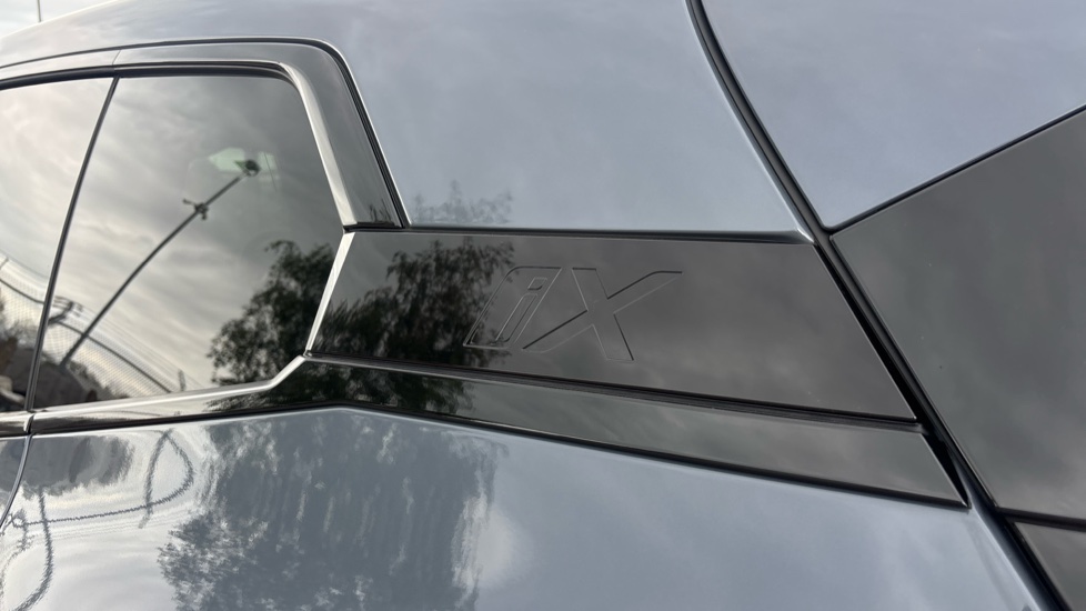 BMW iX 300kW xDrive45 M Sport 101kWh 5dr Auto Electric Estate - Image 31