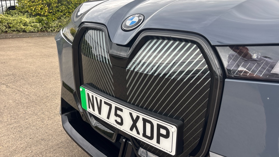 BMW iX 300kW xDrive45 M Sport 101kWh 5dr Auto Electric Estate - Image 36