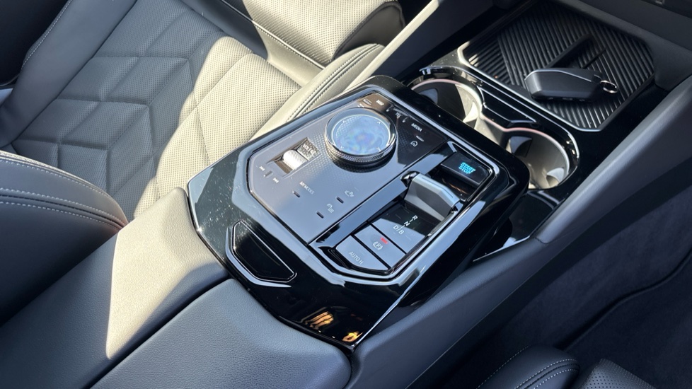BMW i5 250kW eDrive40 M Sport 84kWh 4dr Auto Electric Saloon - Image 10