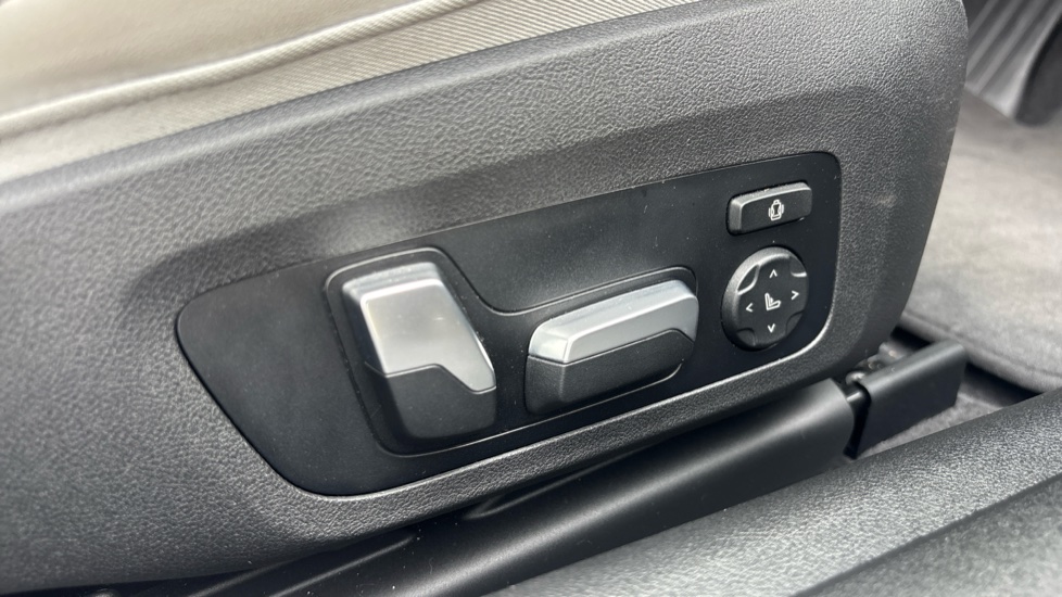 BMW M4 xDrive Competition M 2dr Step Auto Petrol Convertible - Image 35