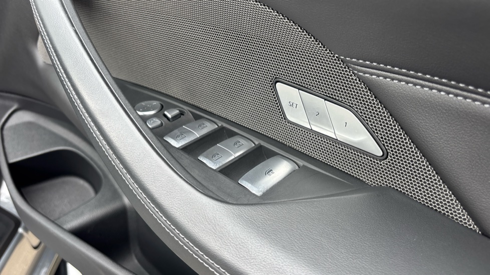 BMW M4 xDrive Competition M 2dr Step Auto Petrol Convertible - Image 37