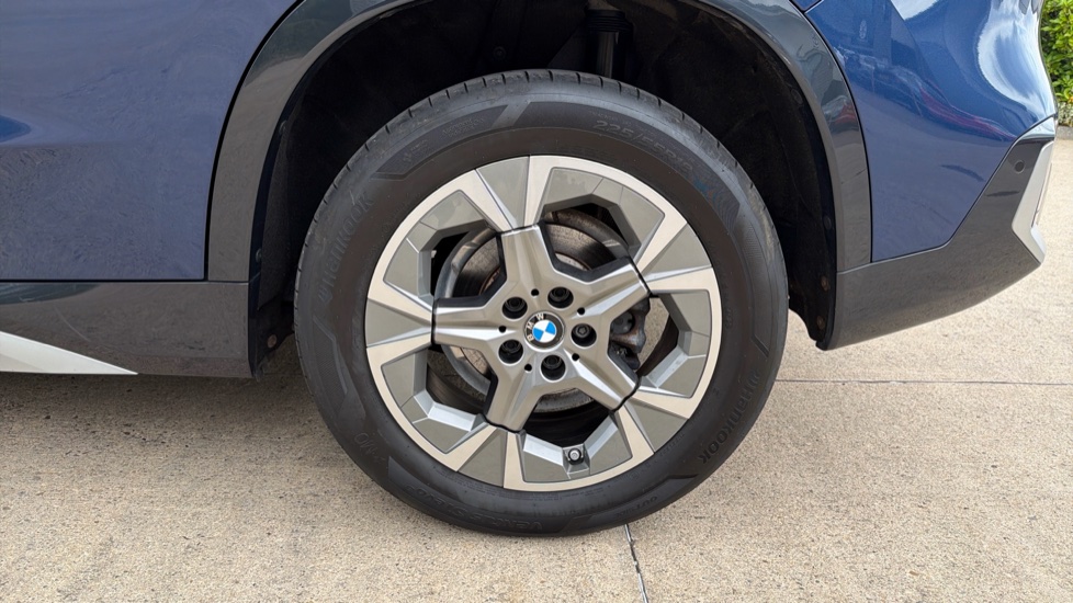 BMW X1 sDrive 20i MHT xLine 5dr Step Auto Petrol Estate - Image 27