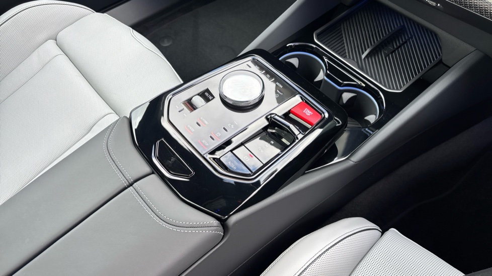 BMW M5 4dr DCT Saloon - Image 10