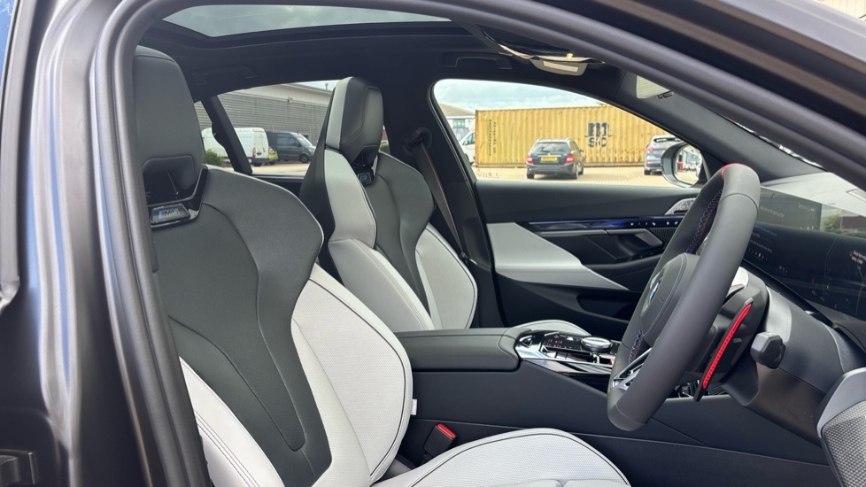 BMW M5 4dr DCT Saloon - Image 11