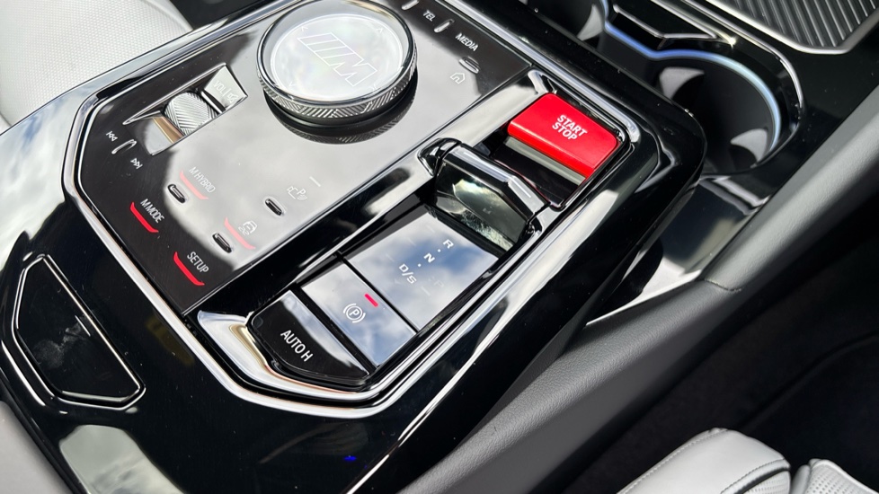 BMW M5 4dr DCT Saloon - Image 19