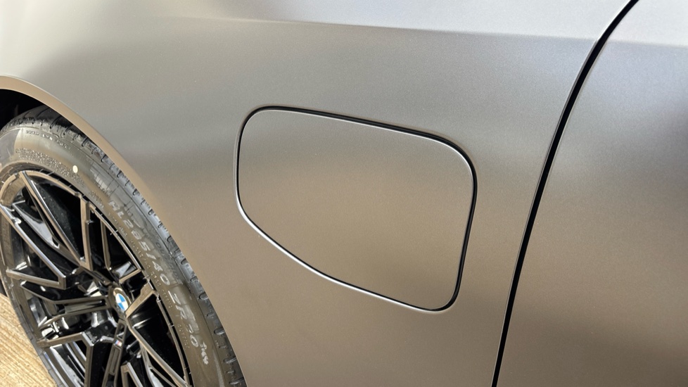 BMW M5 4dr DCT Saloon - Image 28