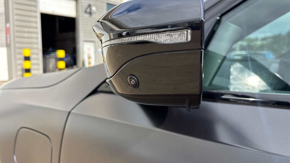 BMW M5 4dr DCT Saloon - Image 29