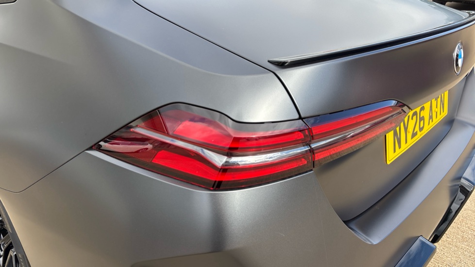 BMW M5 4dr DCT Saloon - Image 32