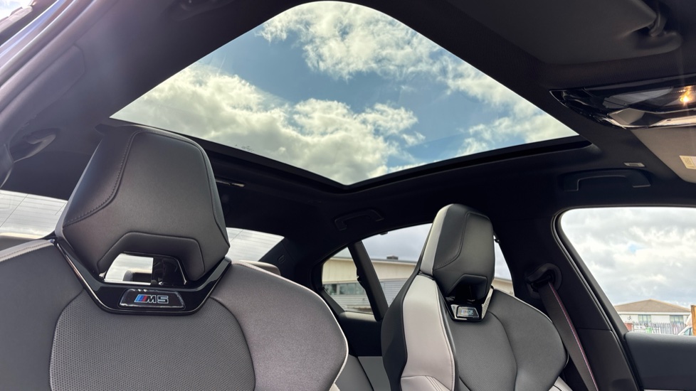 BMW M5 4dr DCT Saloon - Image 45