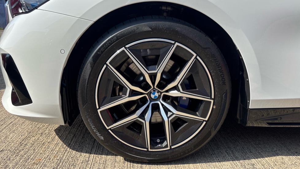 BMW 5 Series 520i M Sport 4dr Auto Petrol Saloon - Image 26