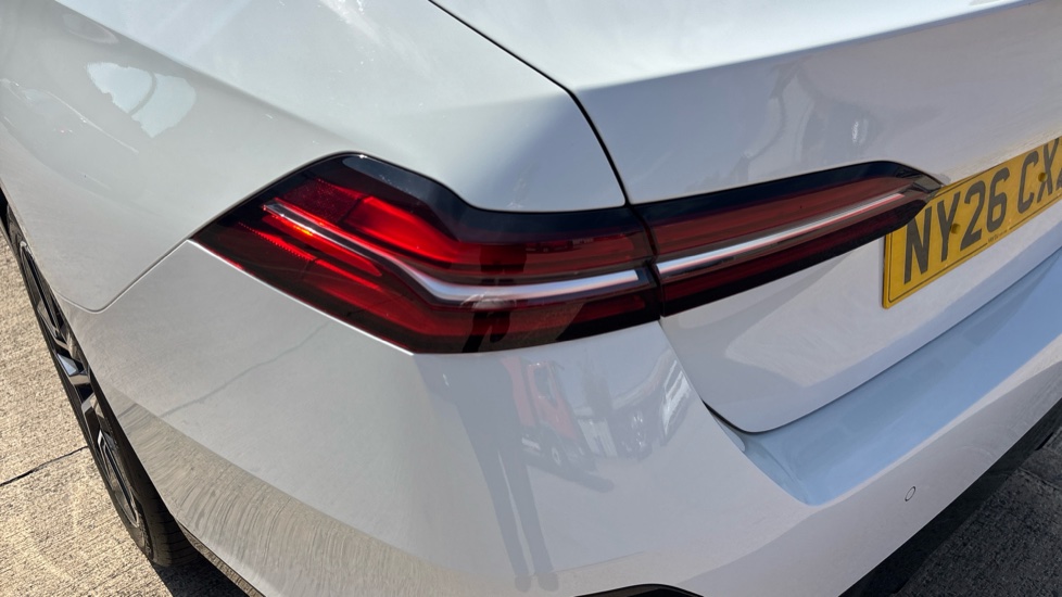 BMW 5 Series 520i M Sport 4dr Auto Petrol Saloon - Image 31