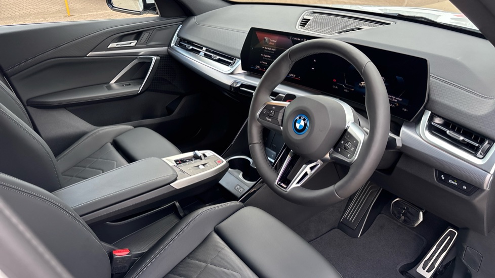 BMW iX2 150kW eDrive20 M Sport 65kWh 5dr Auto Tech/Pro/22 Electric Hatchback - Image 6