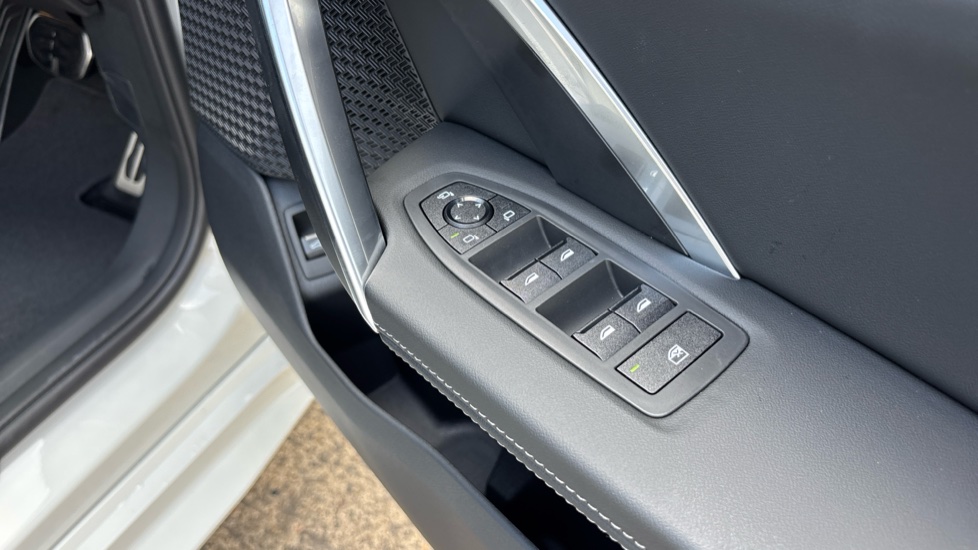 BMW iX2 150kW eDrive20 M Sport 65kWh 5dr Auto Tech/Pro/22 Electric Hatchback - Image 36
