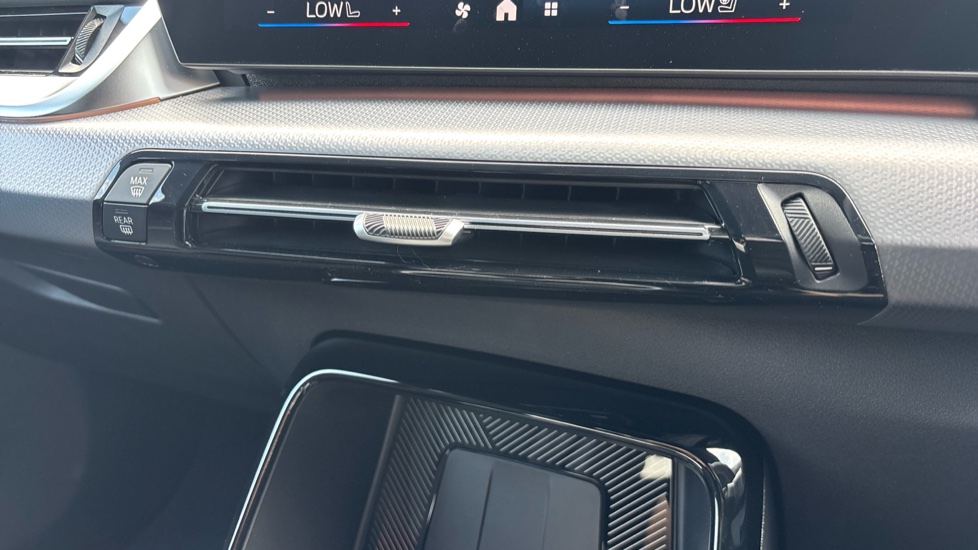 BMW iX2 150kW eDrive20 M Sport 65kWh 5dr Auto Tech/Pro/22 Electric Hatchback - Image 50