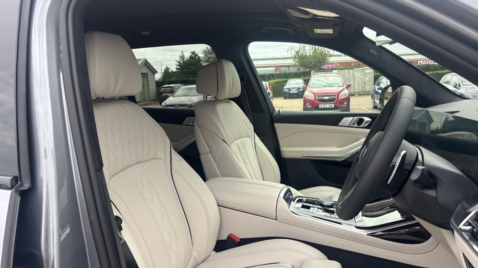 BMW X7 xDrive40d MHT M Sport 5dr Step Auto Diesel Estate - Image 11