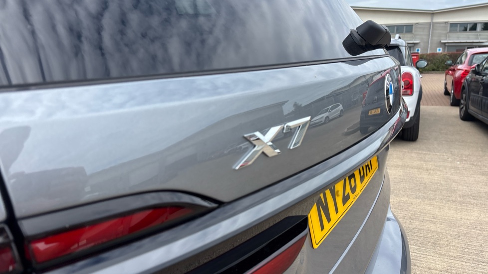 BMW X7 xDrive40d MHT M Sport 5dr Step Auto Diesel Estate - Image 33