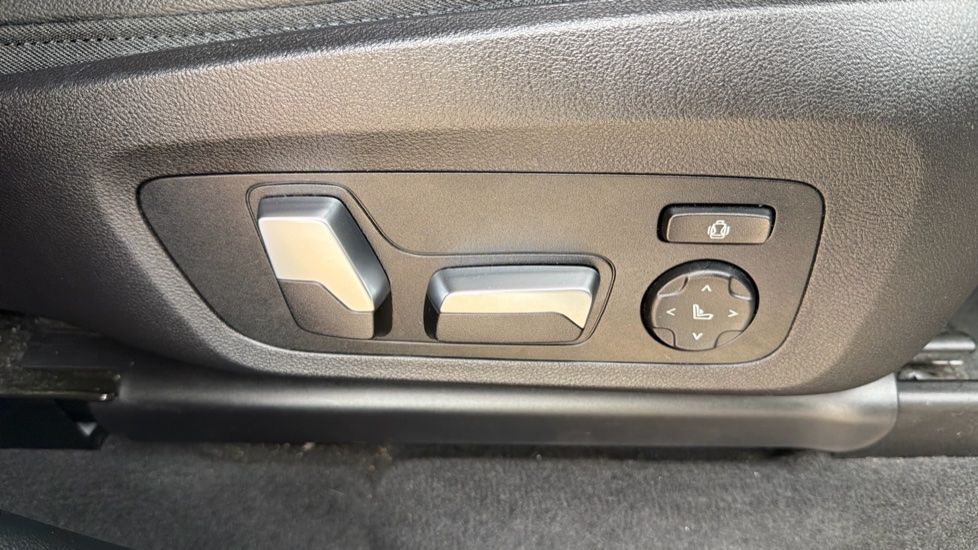 BMW iX3 210kW M Sport Pro 80kWh 5dr Auto Electric Estate - Image 38