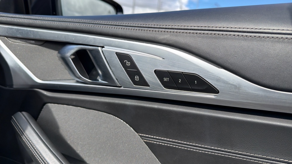 BMW 8 Series 840i sDrive 2dr Auto Petrol Convertible - Image 37