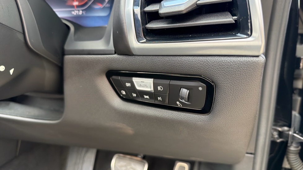 BMW 8 Series 840i sDrive 2dr Auto Petrol Convertible - Image 38